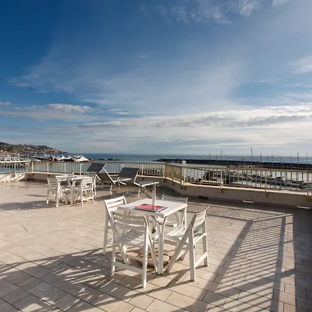 Dei Due Porti מלון דירות