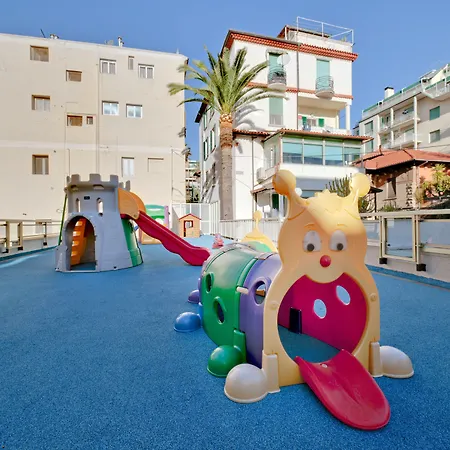 מלון דירות Dei Due Porti 3*